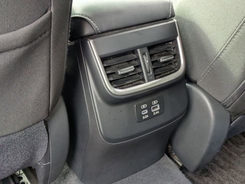 Used 2025 Subaru Outback Premium image 25