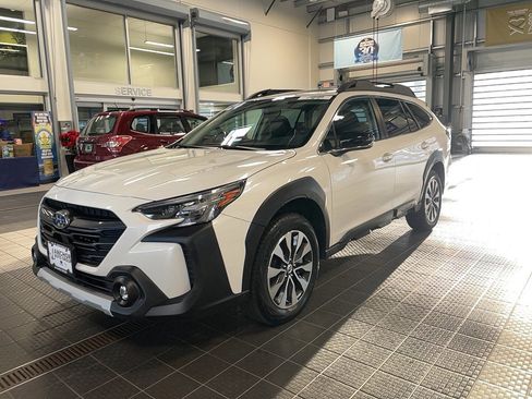 Used 2024 Subaru Outback Limited AWD/4WD image 3