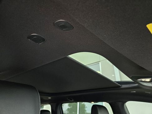 New 2026 Chrysler Pacifica Limited image 8