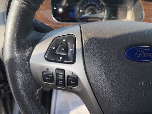 Used 2014 Ford Taurus Limited w/ Equipment Group 301A image 15