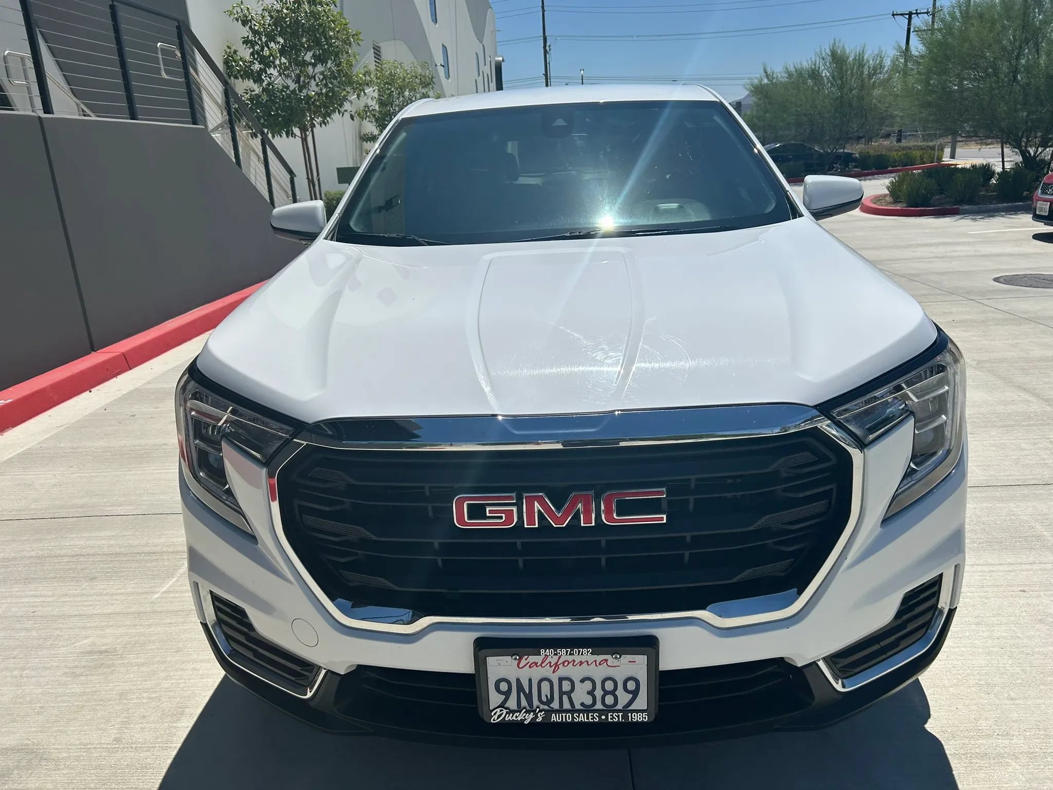 Used 2024 GMC Terrain SLE FWD image 8