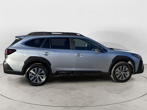 Certified 2025 Subaru Outback Premium image 6