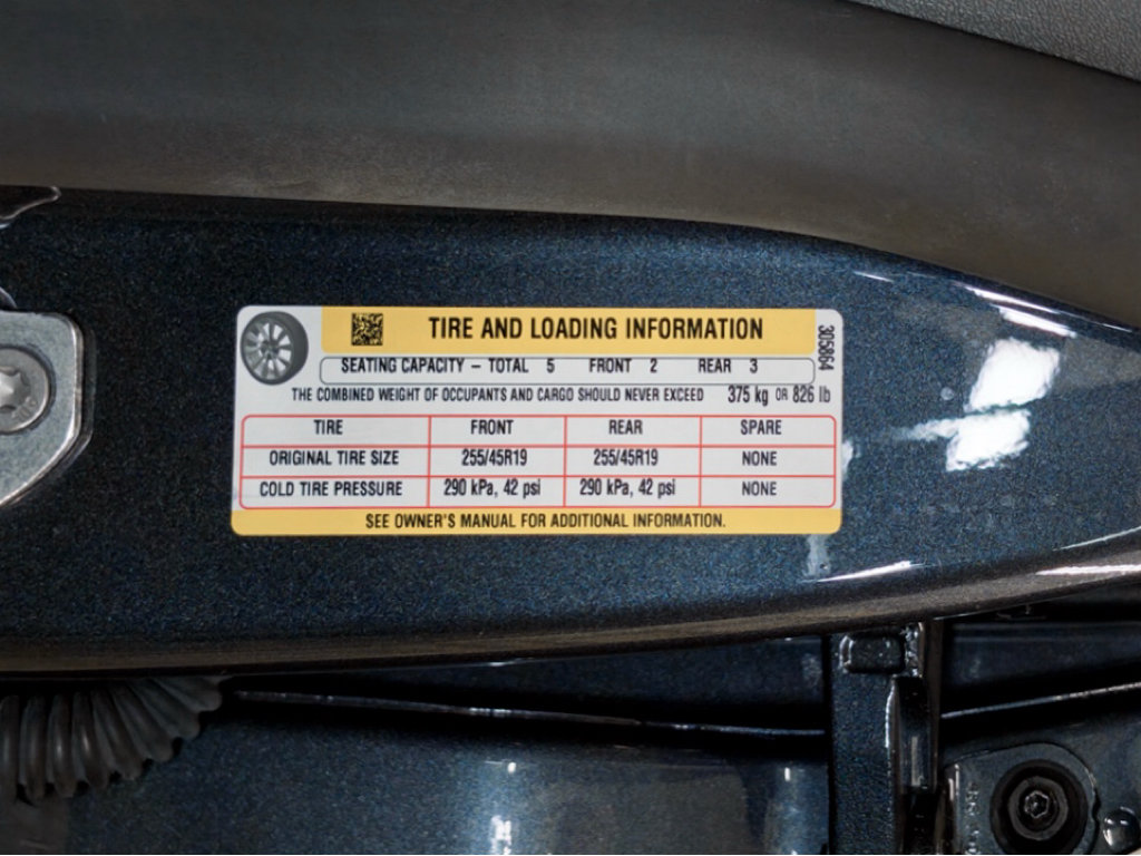 Used 2024 Tesla Model Y Long Range AWD/4WD image 28