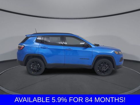 New 2026 Jeep Compass Latitude image 17
