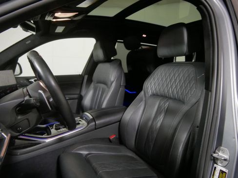 Used 2024 BMW X7 M60i AWD/4WD image 15