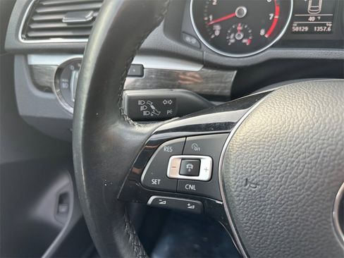 Used 2018 Volkswagen Passat 2.0T SE image 22