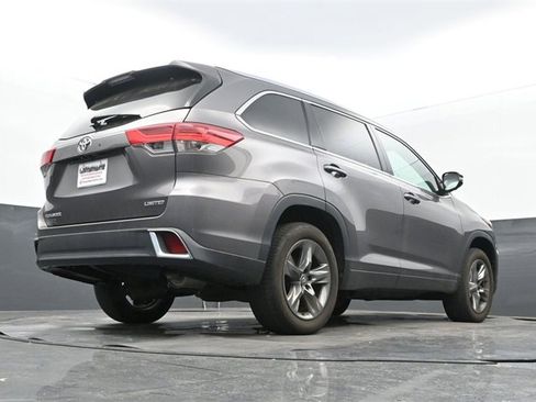 Used 2018 Toyota Highlander Limited Platinum image 11
