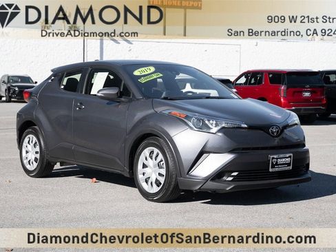 Used 2019 Toyota C-HR LE image 1