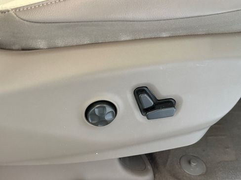 Used 2018 Chrysler Pacifica Touring-L Plus w/ Advanced Safetytec Group FWD image 32
