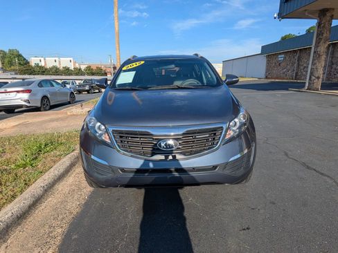 Used 2012 Kia Sportage LX w/ Convenience Pkg FWD image 2
