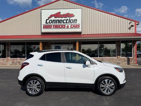 Used 2020 Buick Encore Preferred FWD image 3