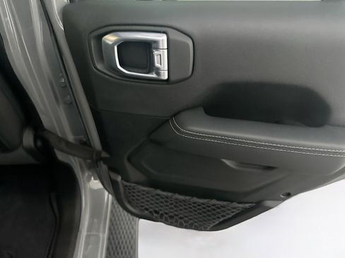 Used 2023 Jeep Wrangler Sahara image 28