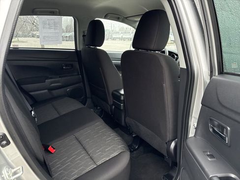 Used 2025 Mitsubishi Outlander Sport LE AWD/4WD image 12