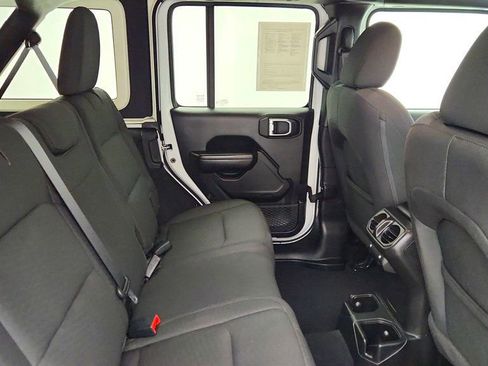 Used 2019 Jeep Wrangler Unlimited Sport image 21