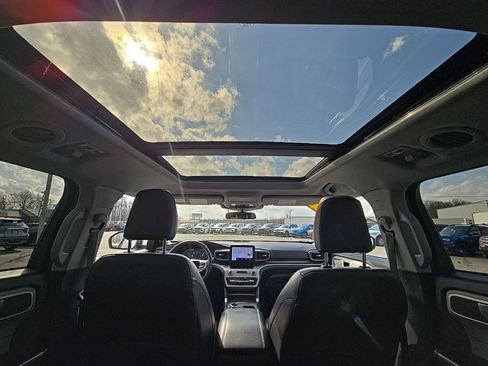 Used 2023 Ford Explorer XLT w/ Equipment Group 202A image 24