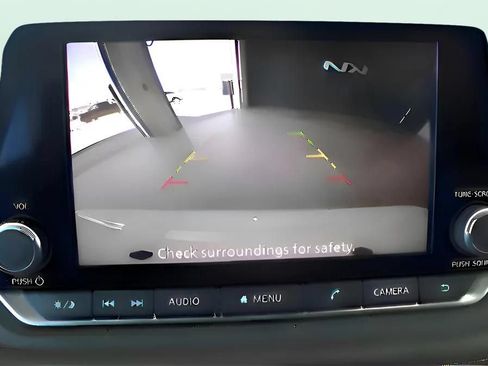 Used 2025 Nissan Rogue S FWD image 19