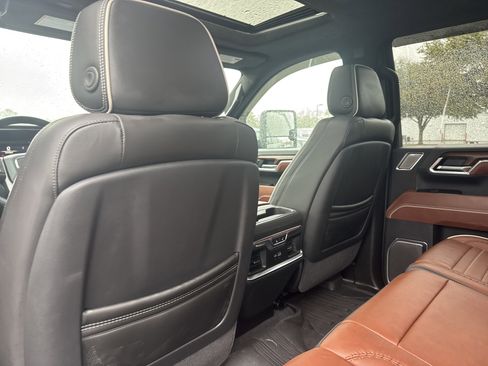 Used 2025 GMC Sierra 2500 Denali Ultimate image 26