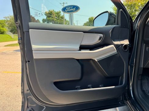 Used 2025 Ford Expedition Active AWD/4WD image 20