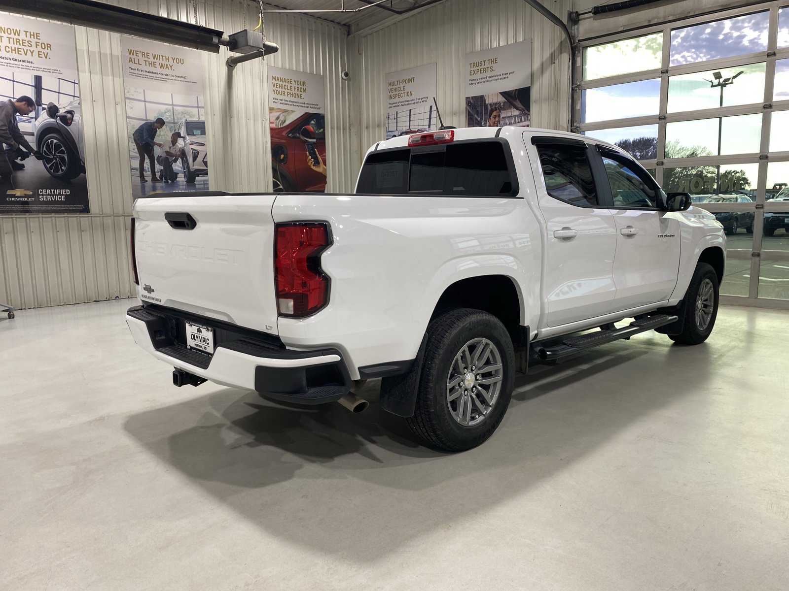 Used 2023 Chevrolet Colorado LT w/ LT Convenience Package II RWD image 3