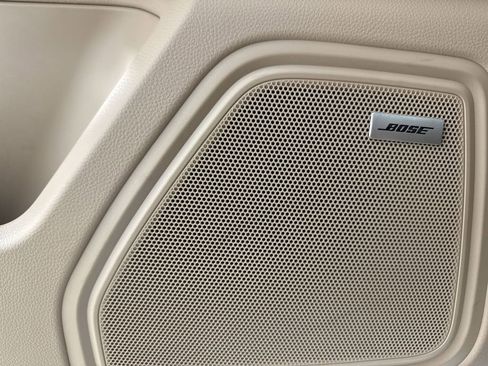 Certified 2025 Porsche Macan image 34