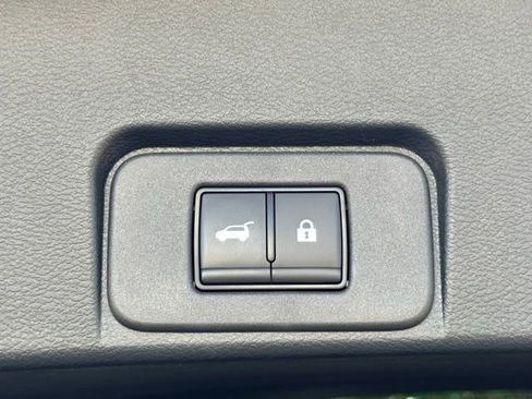 Used 2025 Nissan Rogue Platinum w/ Platinum Premium Package image 27