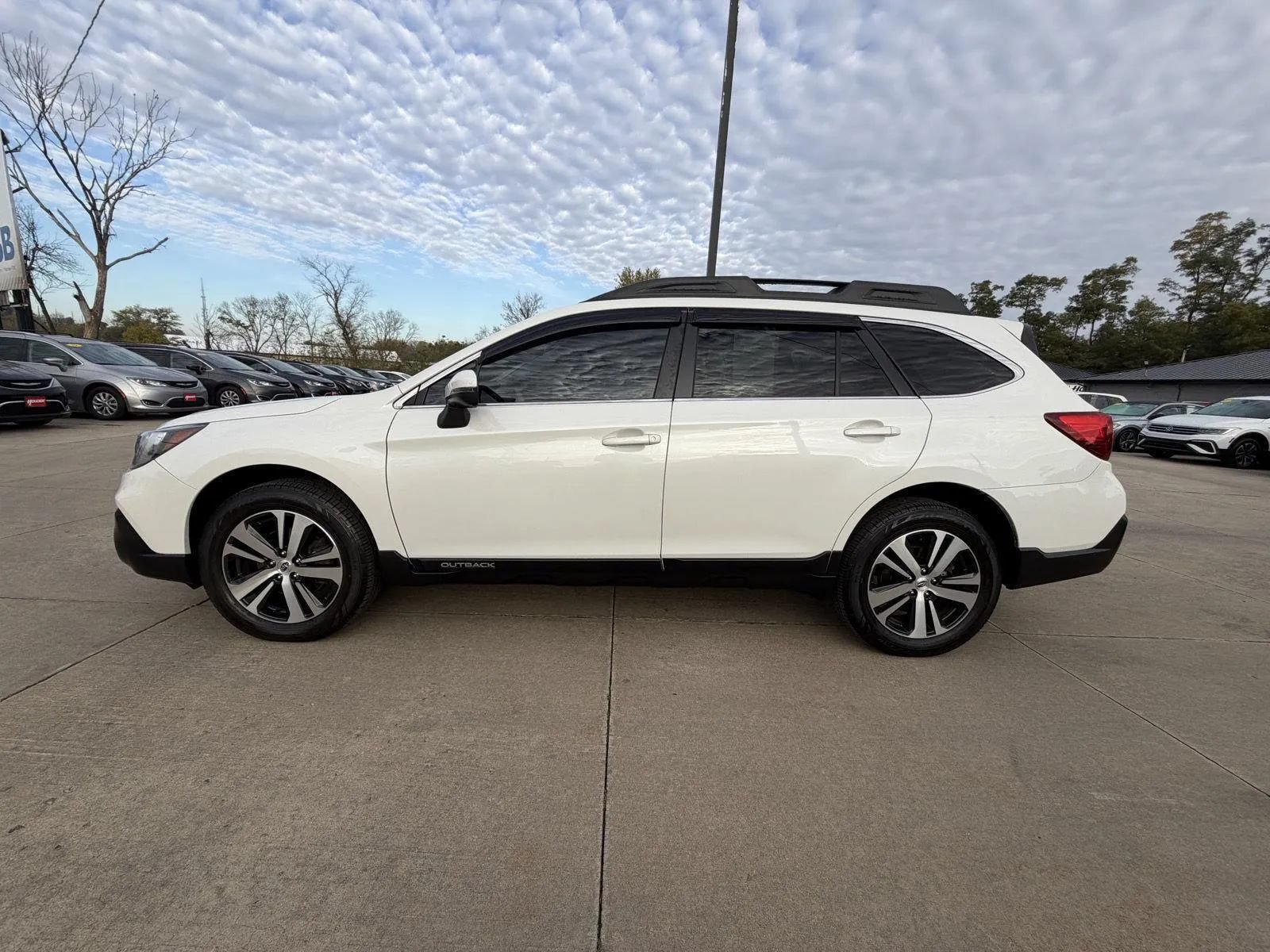 Used 2019 Subaru Outback 2.5i Limited AWD/4WD image 5
