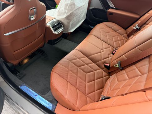 New 2026 BMW 740i xDrive w/ Premium Package AWD/4WD image 17
