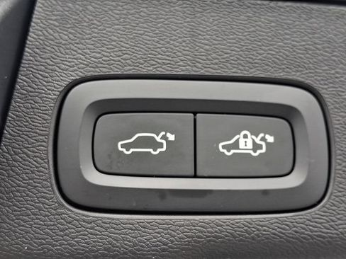 Certified 2023 Volvo XC60 B5 Ultimate w/ Climate Package AWD/4WD image 29