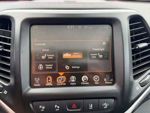 Used 2014 Jeep Cherokee Trailhawk w/ Technology Group AWD/4WD image 19