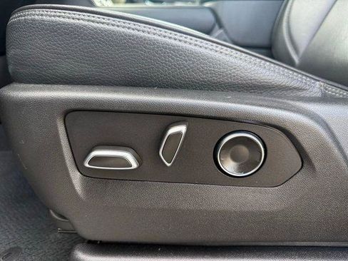 Used 2023 GMC Yukon Denali w/ Advanced Technology Package image 28