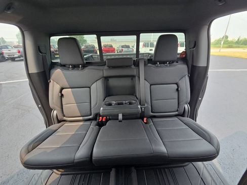 Used 2025 Chevrolet Silverado 1500 RST w/ Convenience Package II AWD/4WD image 31
