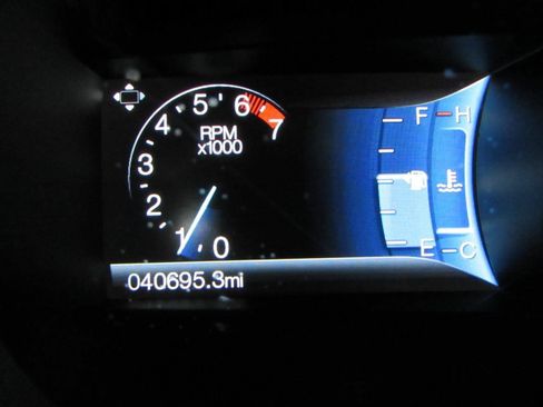 Used 2018 Ford Edge Titanium w/ Technology Package FWD image 28