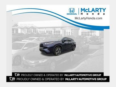 Used 2021 Toyota Highlander XLE