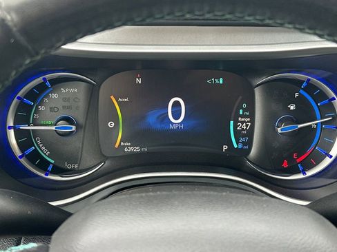 Used 2020 Chrysler Pacifica Touring-L w/ Premium Audio Group image 30