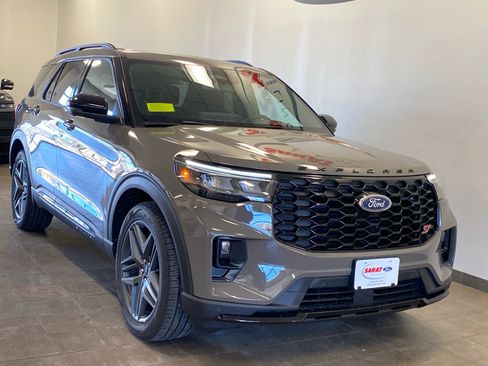 New 2026 Ford Explorer ST w/ Sun And Sound Package image 2