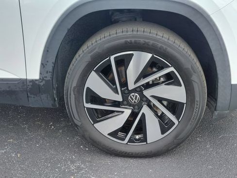 Used 2024 Volkswagen Atlas SE FWD image 6
