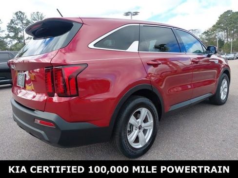 Certified 2023 Kia Sorento LX image 5