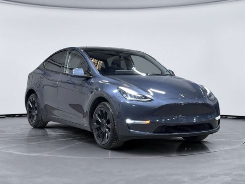 Used 2023 Tesla Model Y Long Range AWD/4WD image 4