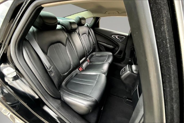 Used 2016 Chrysler 200 C FWD image 24