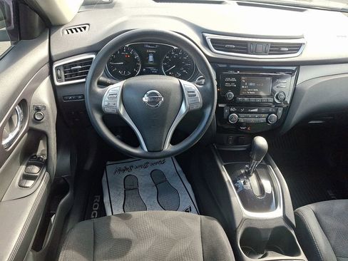 Used 2016 Nissan Rogue SV image 11