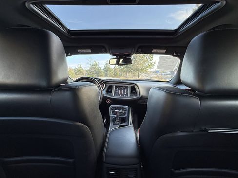 Used 2016 Dodge Challenger SRT Hellcat image 33