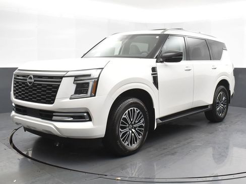 New 2026 Nissan Armada Platinum image 2