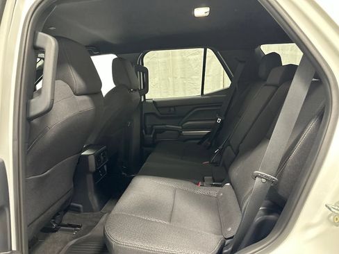 Used 2025 Toyota 4Runner SR5 AWD/4WD image 45