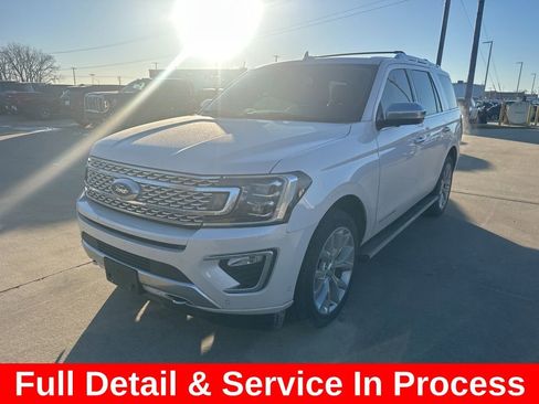 Used 2019 Ford Expedition Platinum image 3