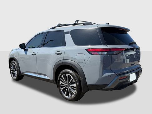 New 2026 Nissan Pathfinder Platinum AWD/4WD image 3