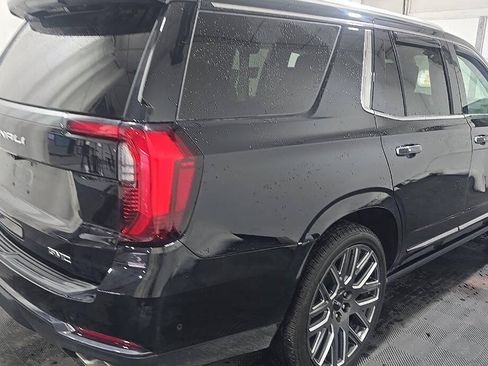 Used 2025 GMC Yukon Denali Ultimate AWD/4WD image 3