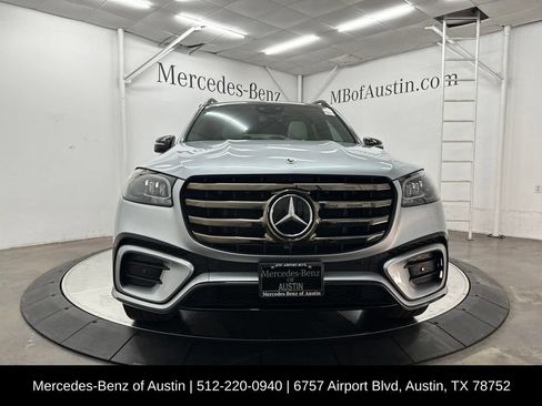 Used 2025 Mercedes-Benz GLS 450 4MATIC image 2