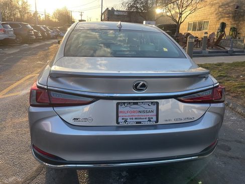Used 2022 Lexus ES 250 w/ Premium Package image 4