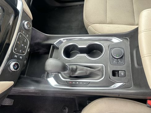 Used 2022 Chevrolet Traverse LS FWD image 20
