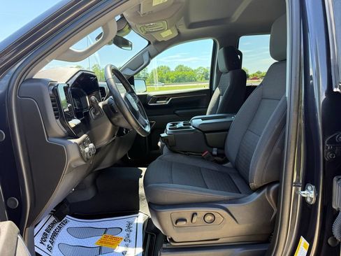 Used 2024 Chevrolet Silverado 1500 LT AWD/4WD image 26
